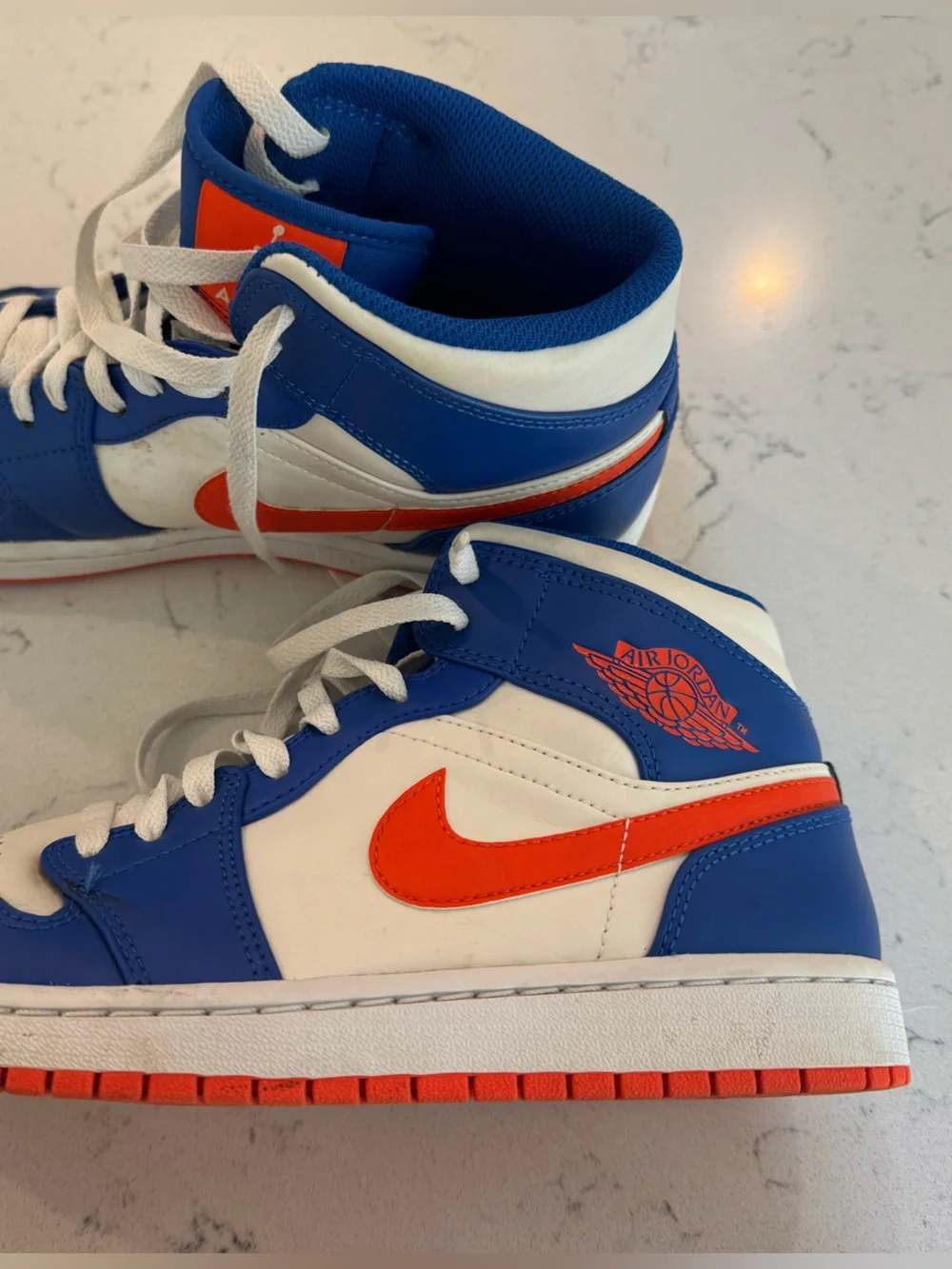 (LN) Jordan Men’s Nike Sneakers in Blue, White, & Orange- 8.5